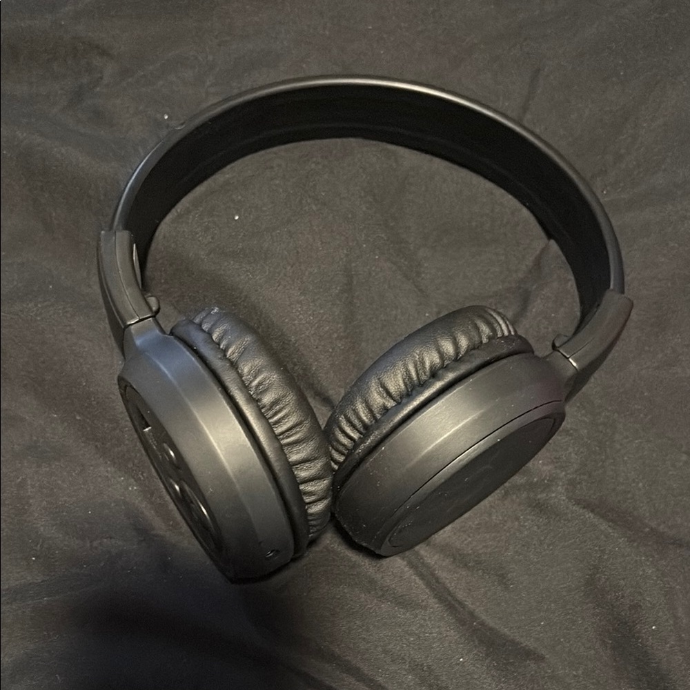 Wireless Black Headphones